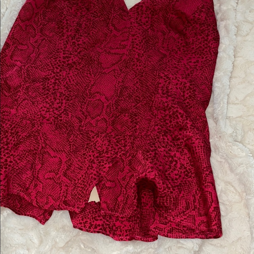Guess top NWT - Picture 3 of 8